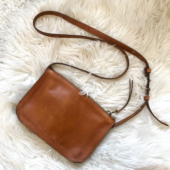 Madewell Handbags - Madewell Simple Crossbody Bag English Saddle